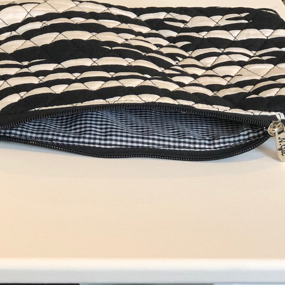 Zebra bag (Makeup Holder, clutch, or more!) - Picture 3 of 3